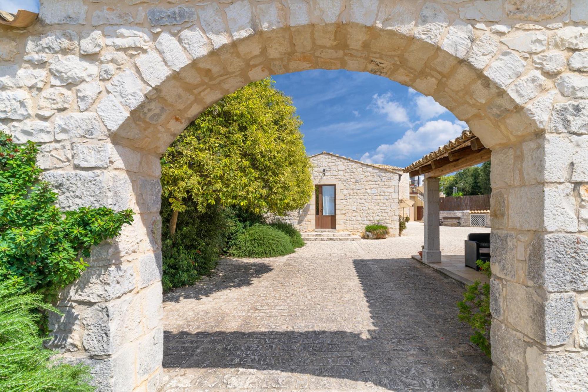 Borgo Monachella Bed & Breakfast Ragusa Ngoại thất bức ảnh